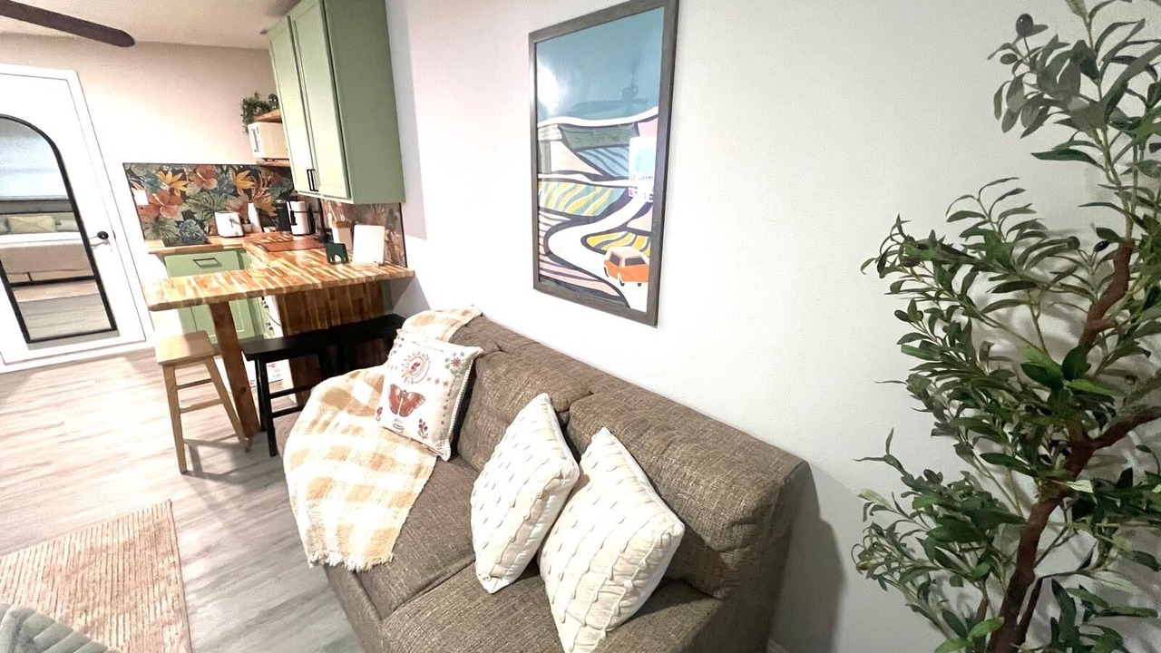 Photo of Livingroom in Longwood