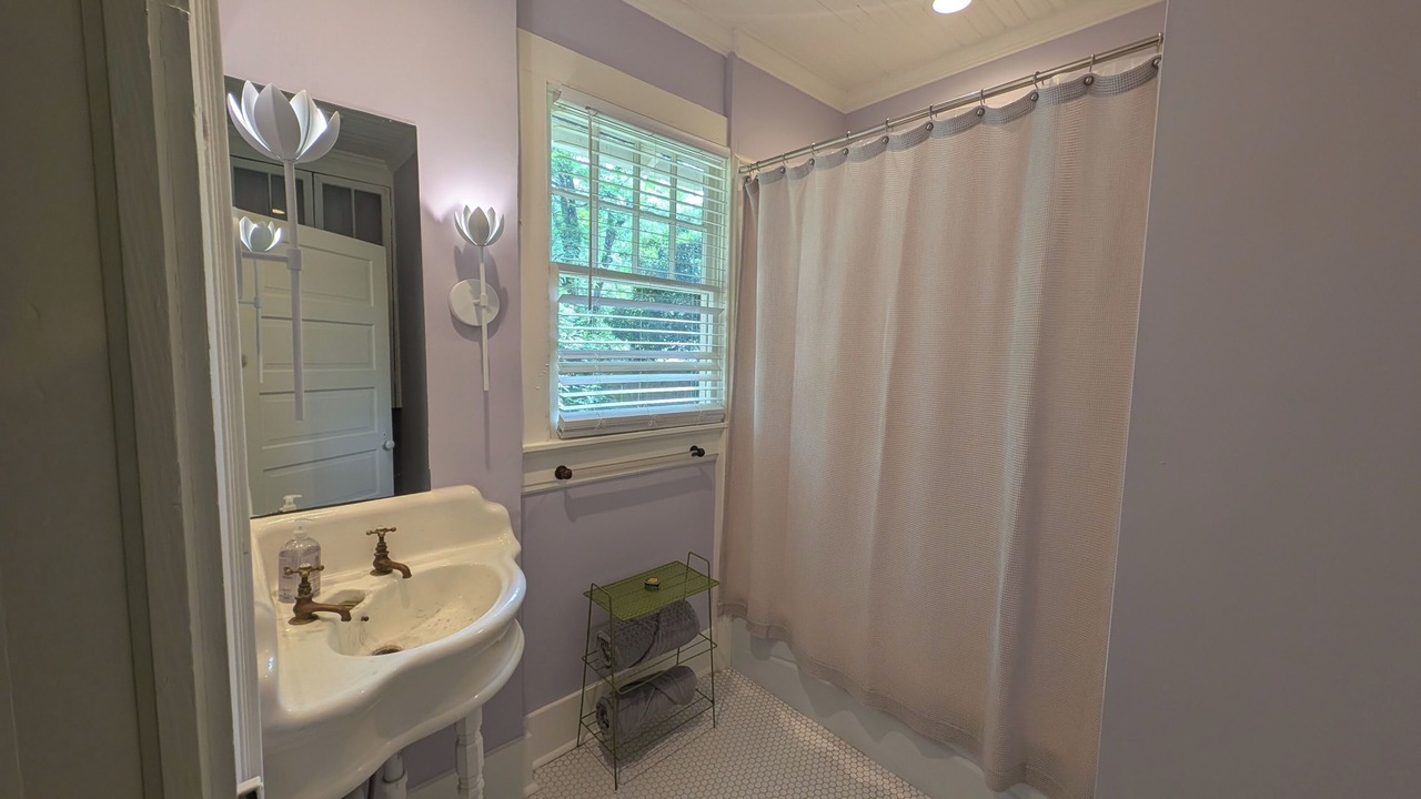 Photo of Bathroom in Abbeville