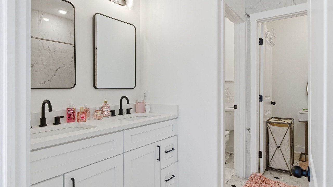 Photo of Bathroom in Thomas Square