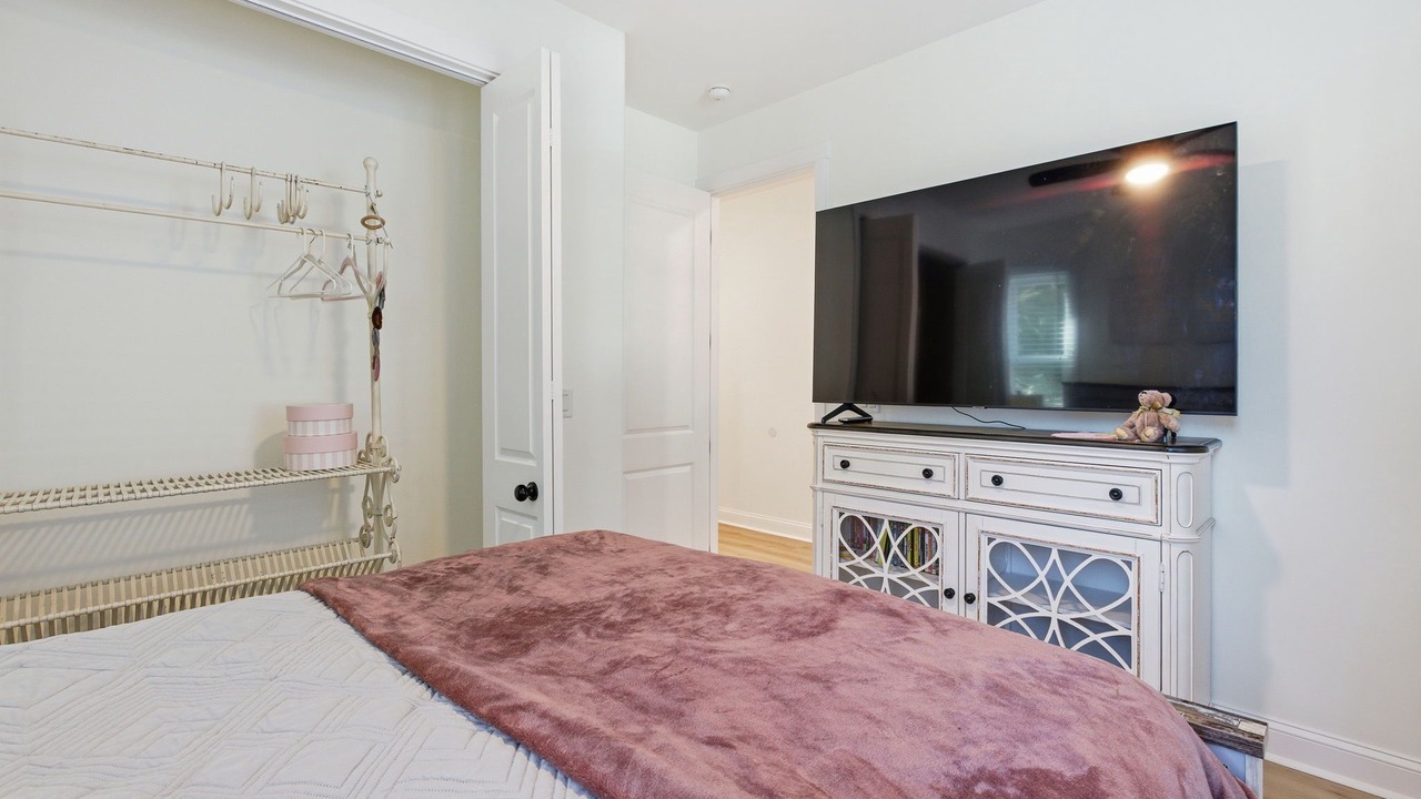 Photo of Bedroom in Thomas Square