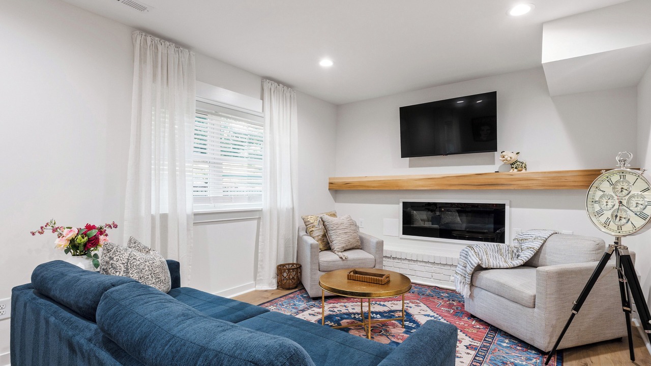 Photo of Livingroom in North Raleigh