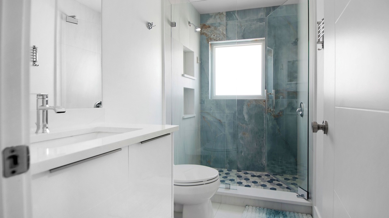 Photo of Bathroom in Isles of Capri