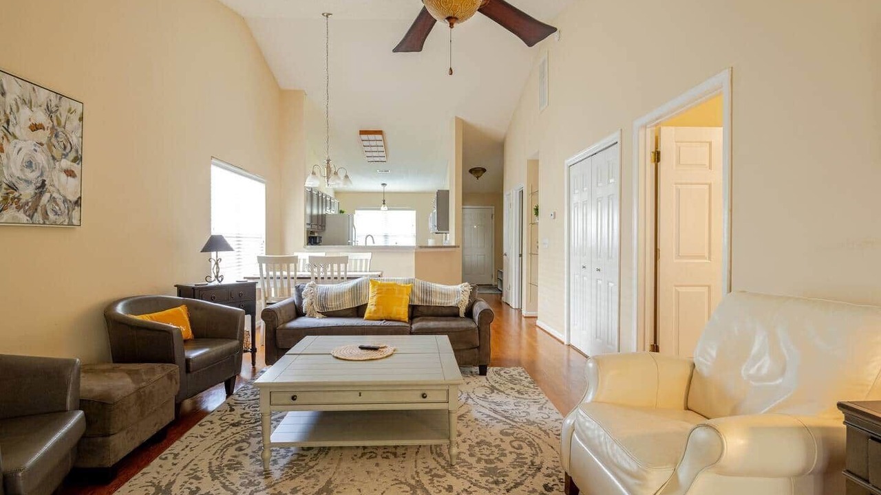 Photo of Livingroom in Lexington