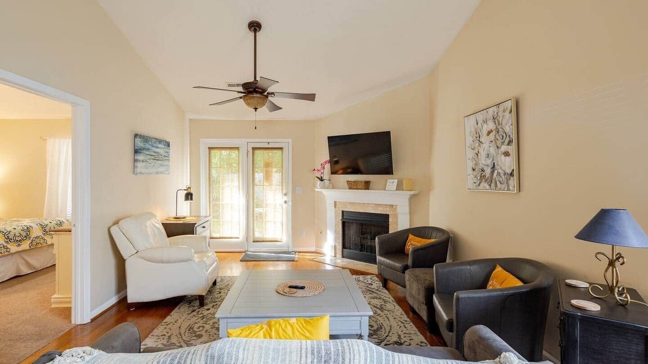 Photo of Livingroom in Lexington
