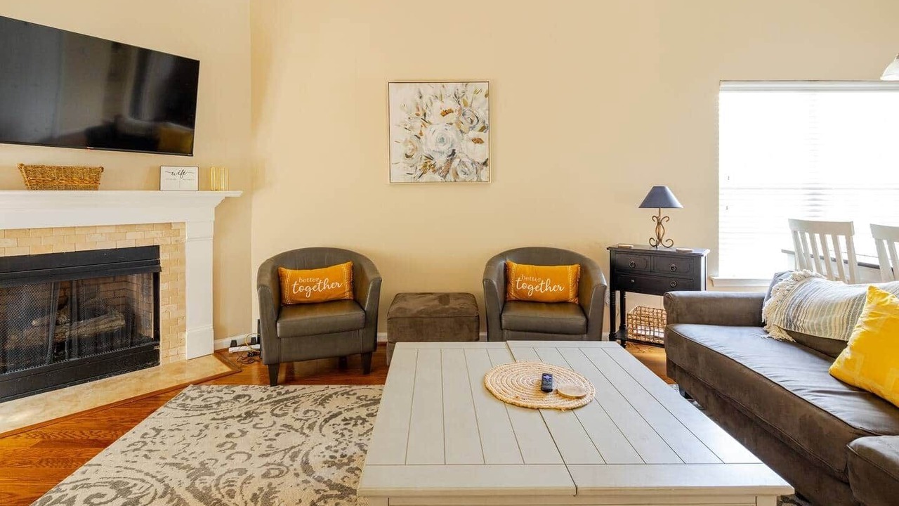 Photo of Livingroom in Lexington