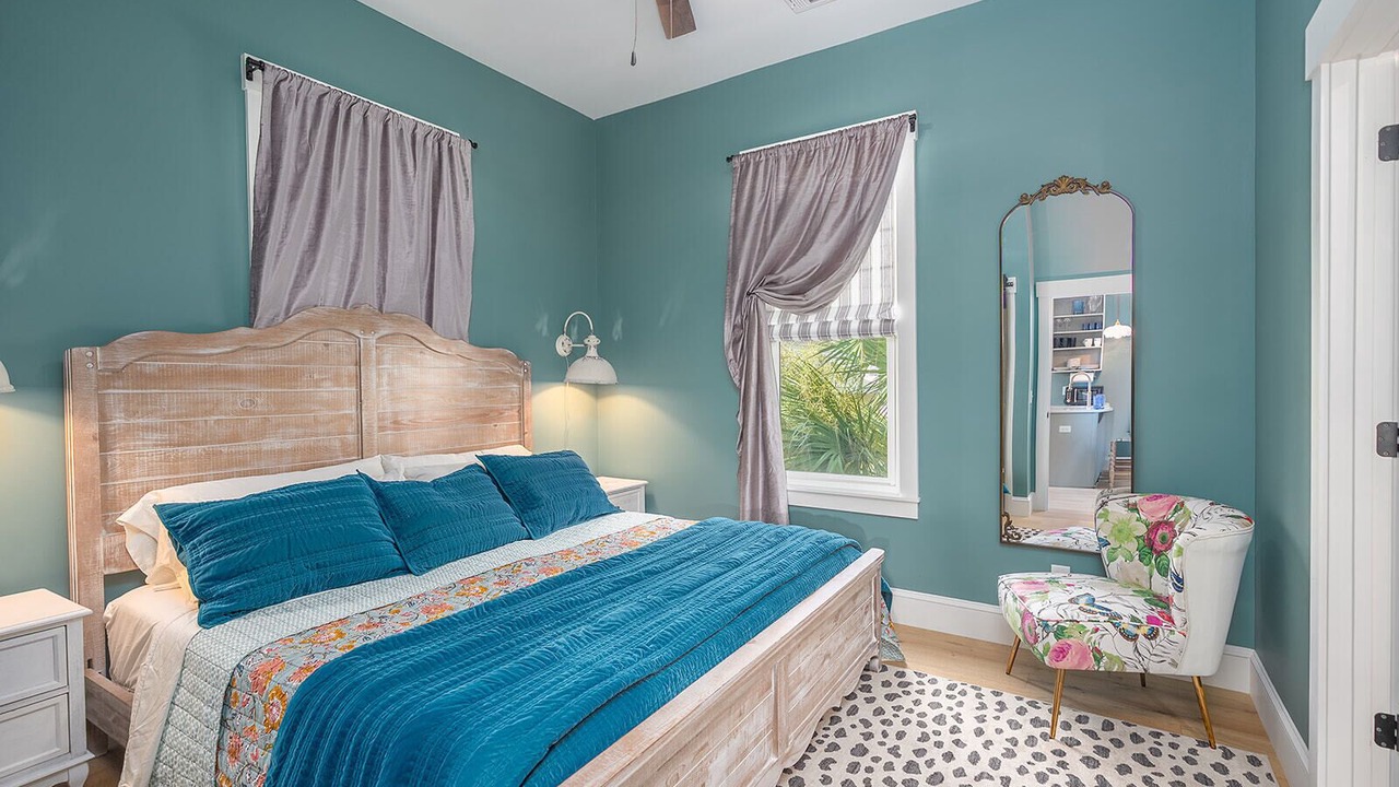 Photo of Bedroom in Metropolitan
