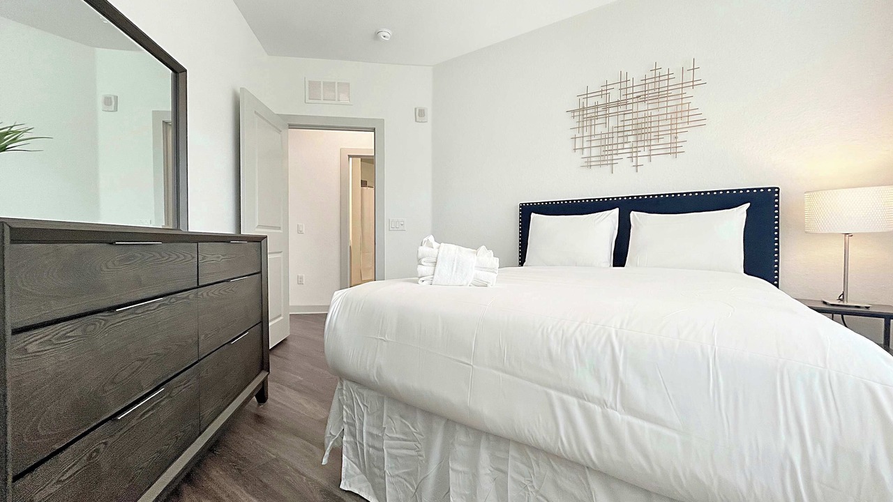 Photo of Bedroom in Carver City - Lincoln Gardens