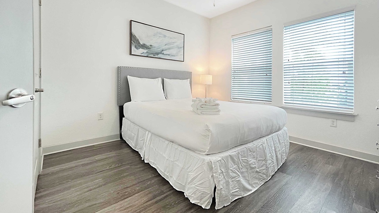 Photo of Bedroom in Carver City - Lincoln Gardens