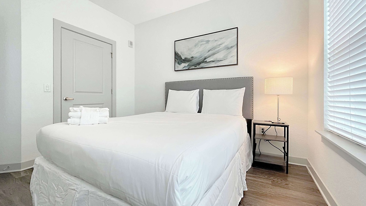 Photo of Bedroom in Carver City - Lincoln Gardens