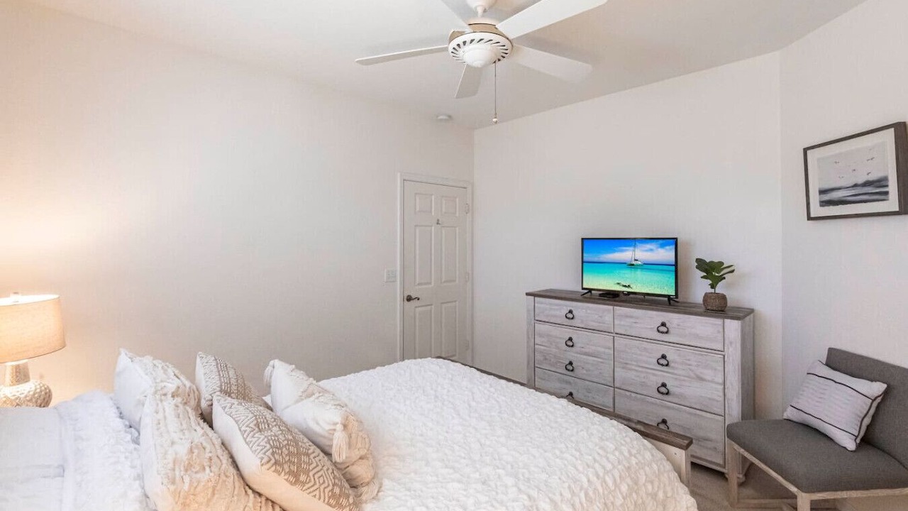 Photo of Bedroom in Crown Pointe