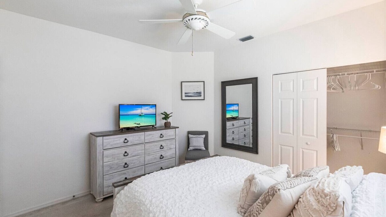 Photo of Bedroom in Crown Pointe