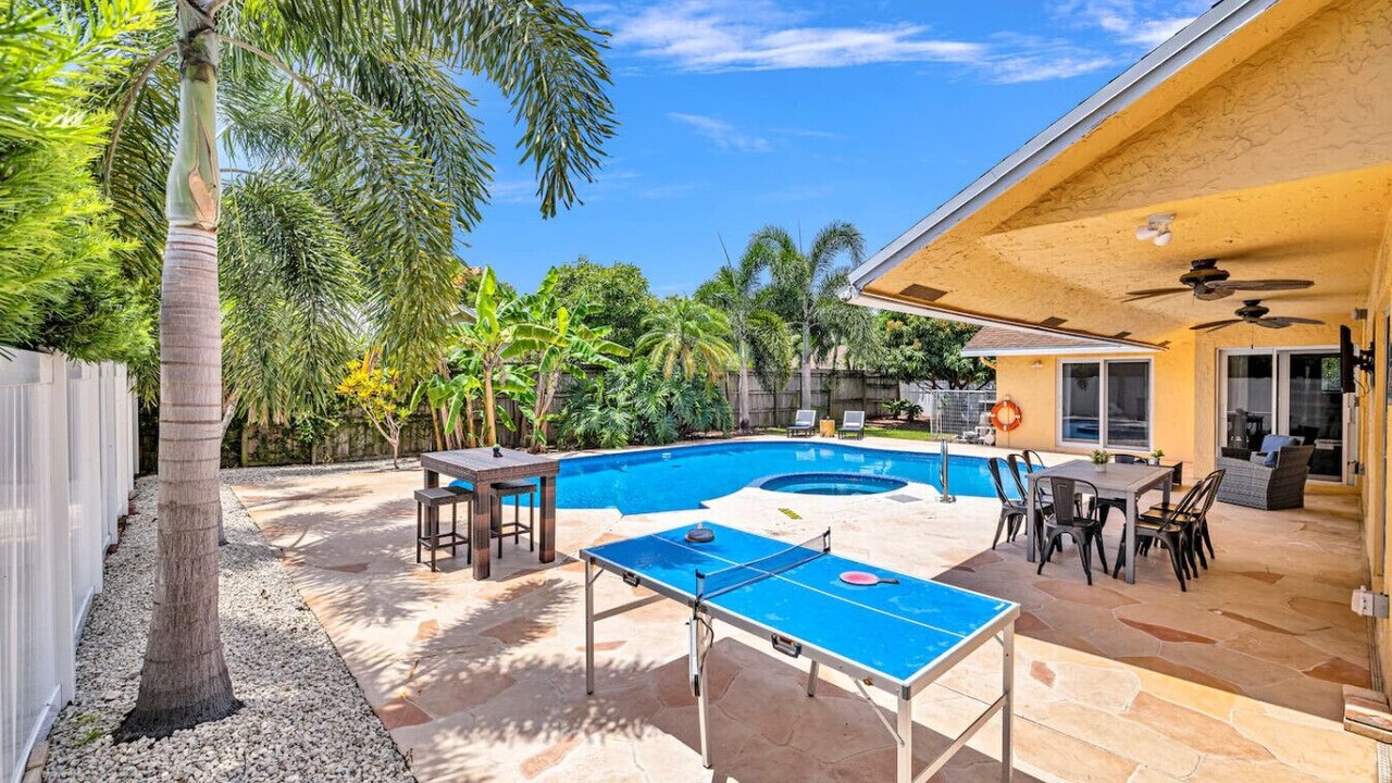 Photo of Outdoor in Tropic Palms