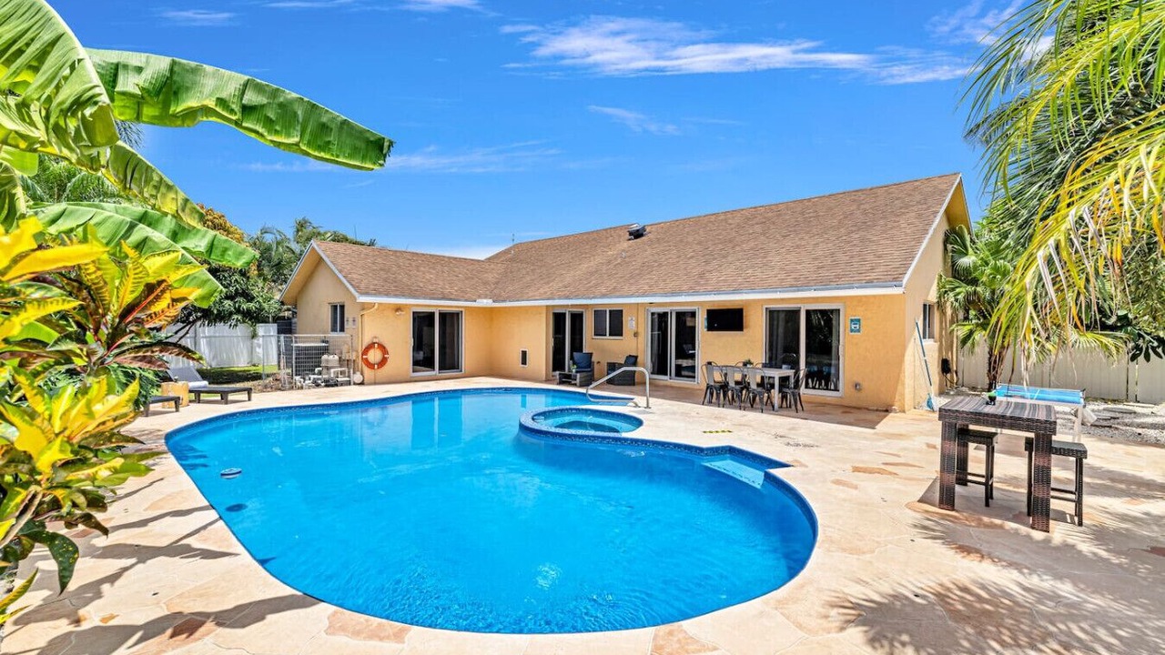 Photo of Outdoor in Tropic Palms