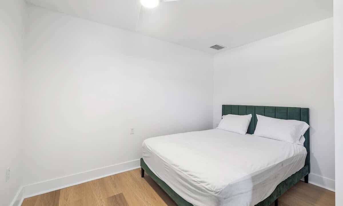 Photo of Bedroom in Shore Acres