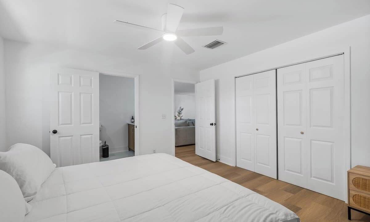 Photo of Bedroom in Shore Acres