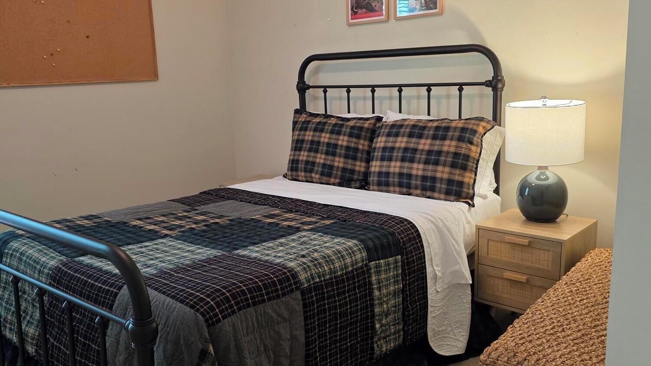 Photo of Bedroom in Modoc Shores