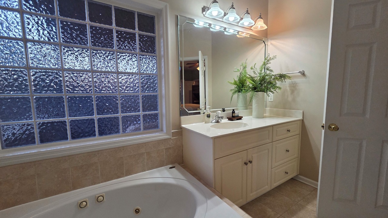 Photo of Bathroom in Modoc Shores