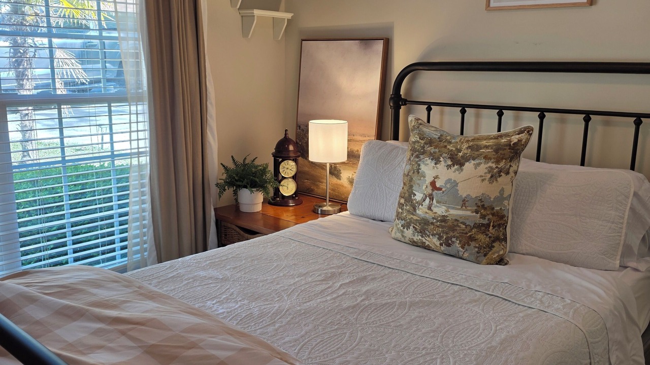 Photo of Bedroom in Modoc Shores