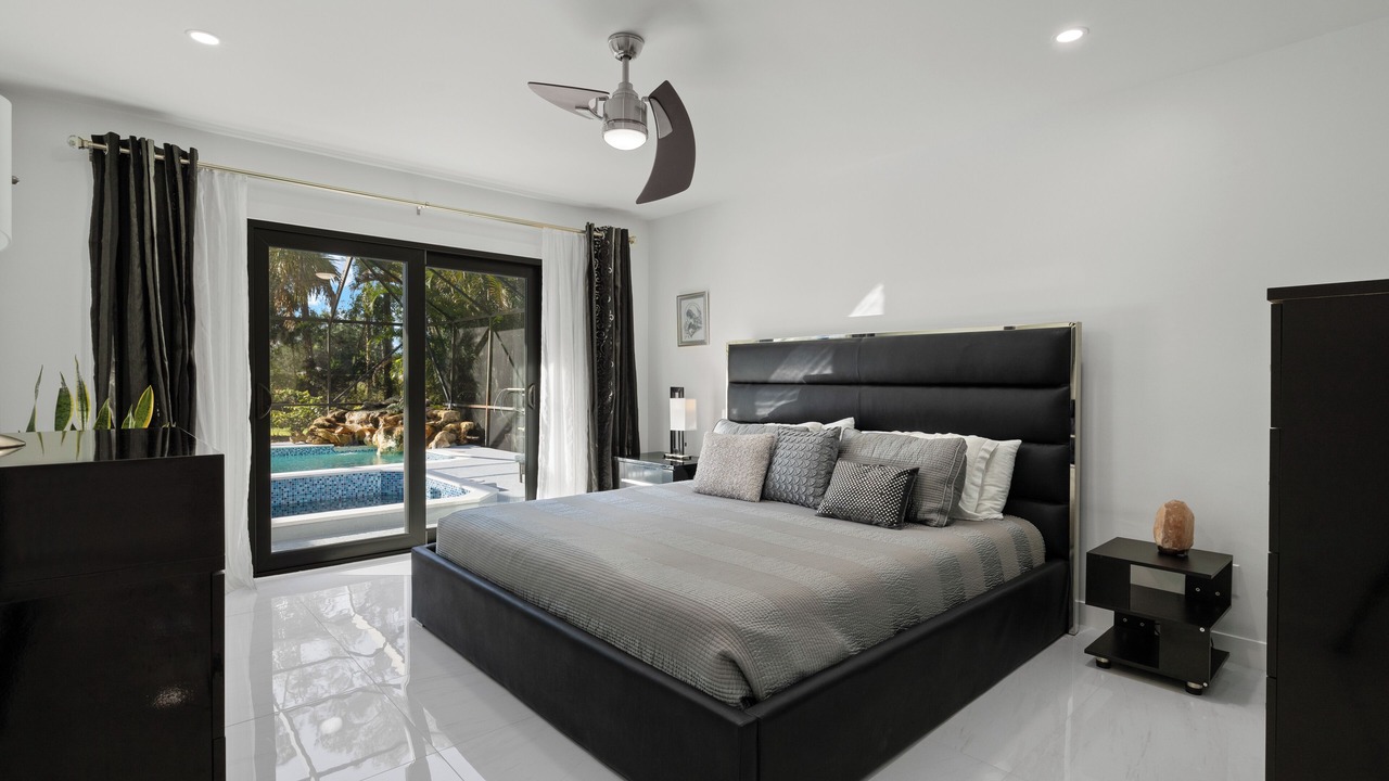 Photo of Bedroom in Naples