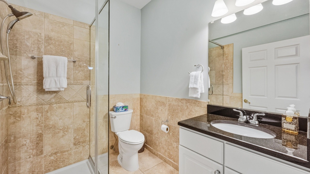 Photo of Bathroom in Debordieu Colony