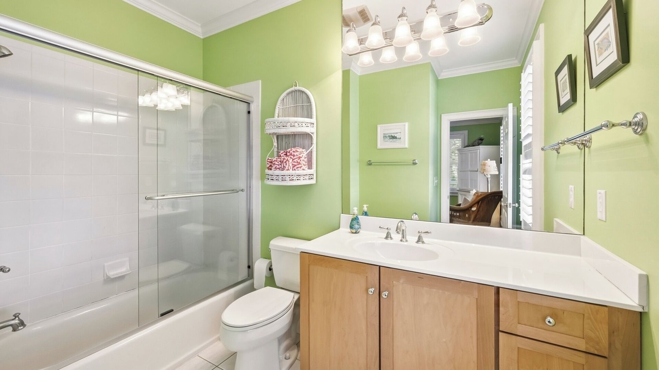Photo of Bathroom in Debordieu Colony