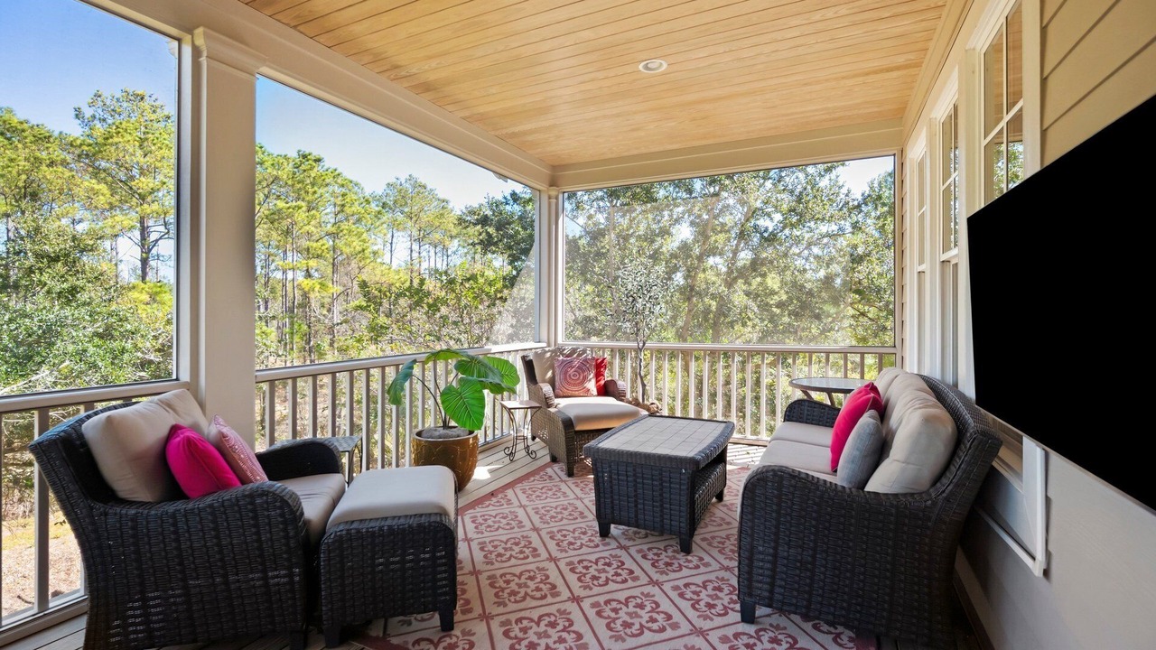 Photo of Livingroom in Debordieu Colony