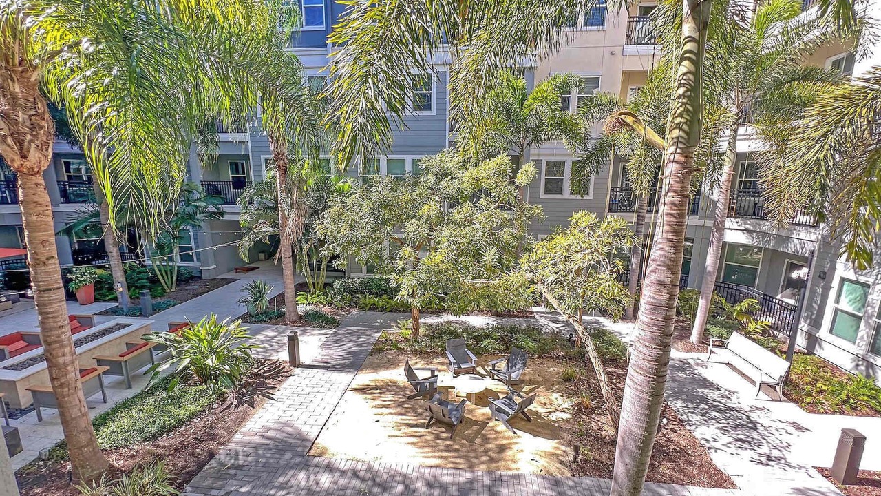Photo of Outdoor in Carver City - Lincoln Gardens