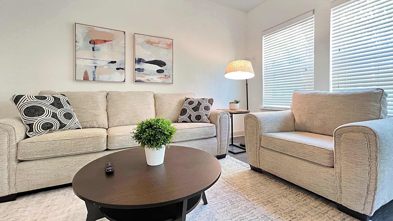 Photo of Livingroom in Carver City - Lincoln Gardens