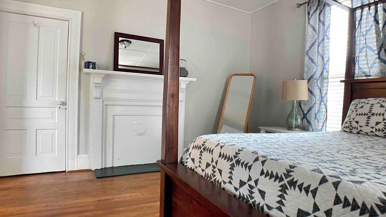 Photo of Bedroom in Hamlet