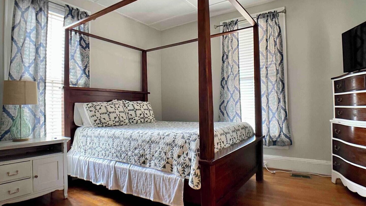 Photo of Bedroom in Hamlet