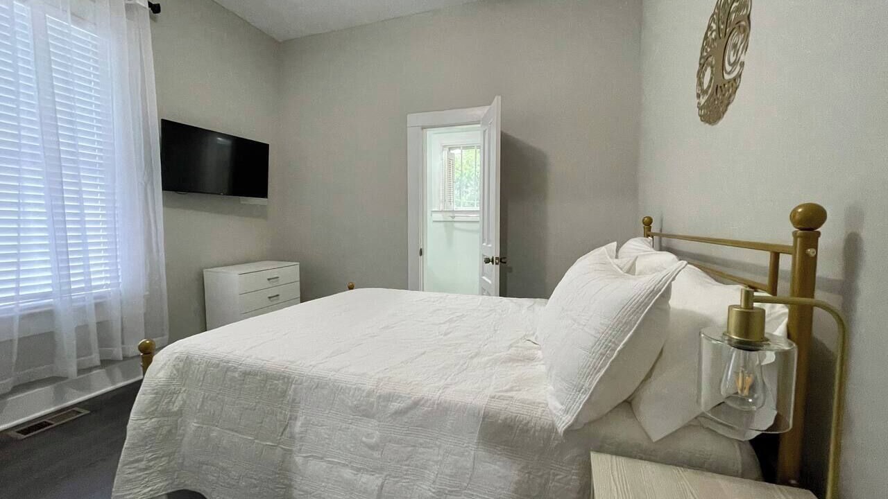 Photo of Bedroom in Hamlet
