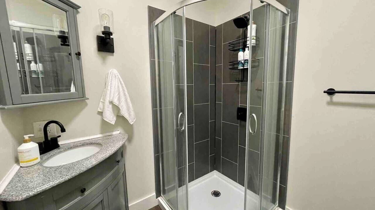 Photo of Bathroom in Hamlet