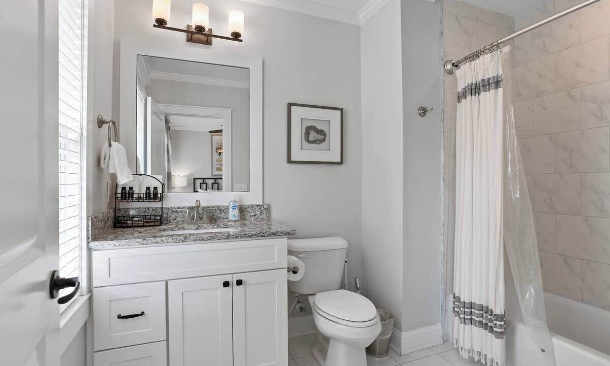 Photo of Bathroom in Beach Institute