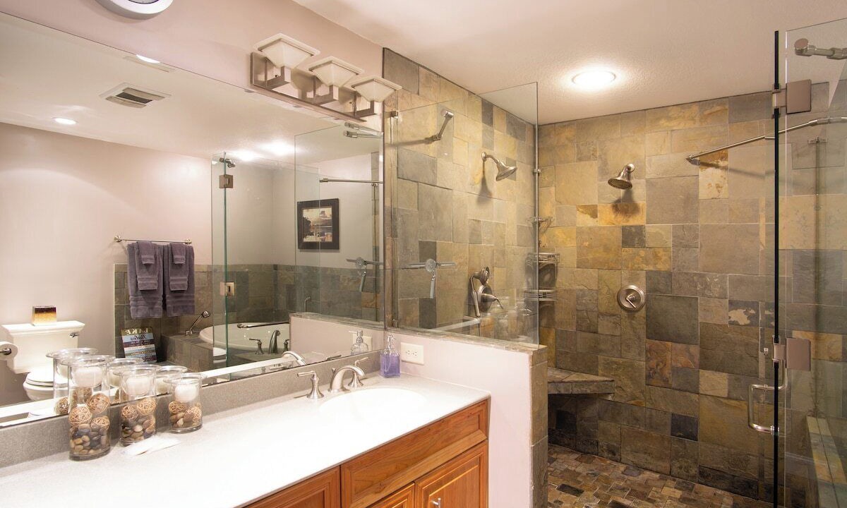 Photo of Bathroom in Hiawassee