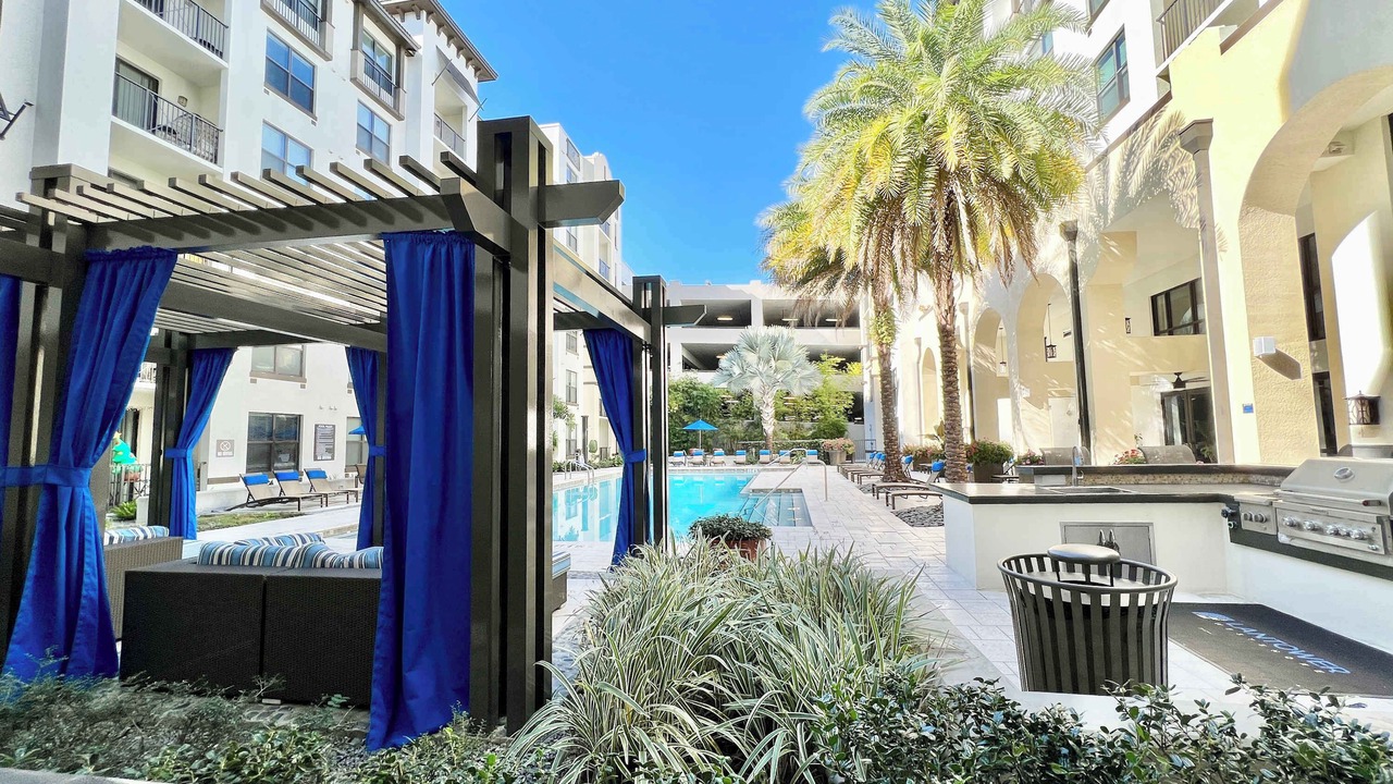 Photo of Patio Balcony in Carver City - Lincoln Gardens