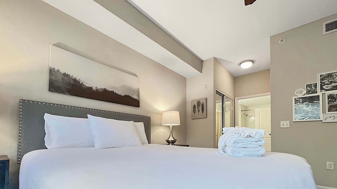 Photo of Bedroom in Carver City - Lincoln Gardens