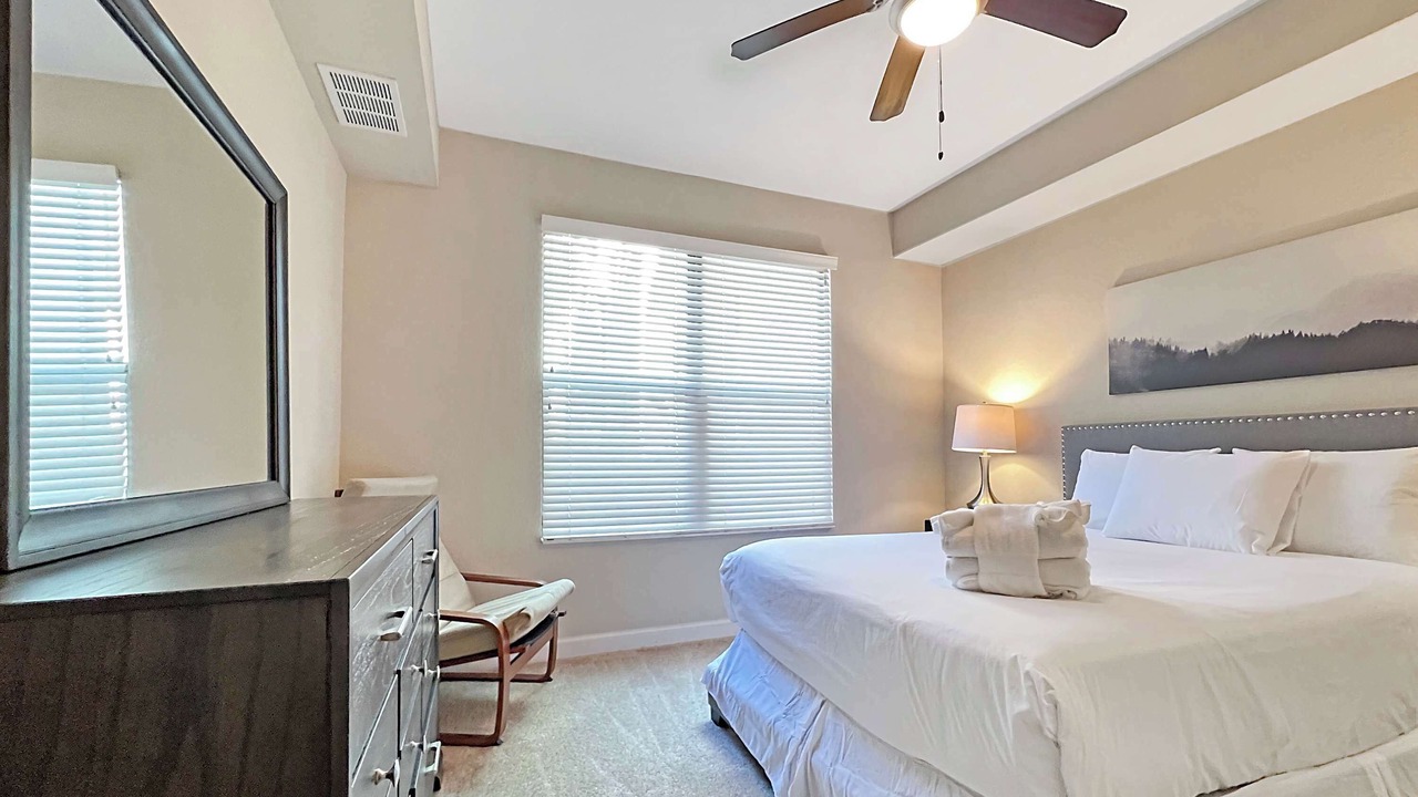 Photo of Bedroom in Carver City - Lincoln Gardens