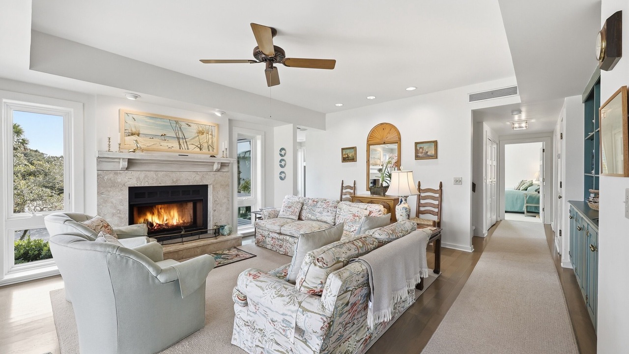 Photo of Livingroom in Debordieu Colony
