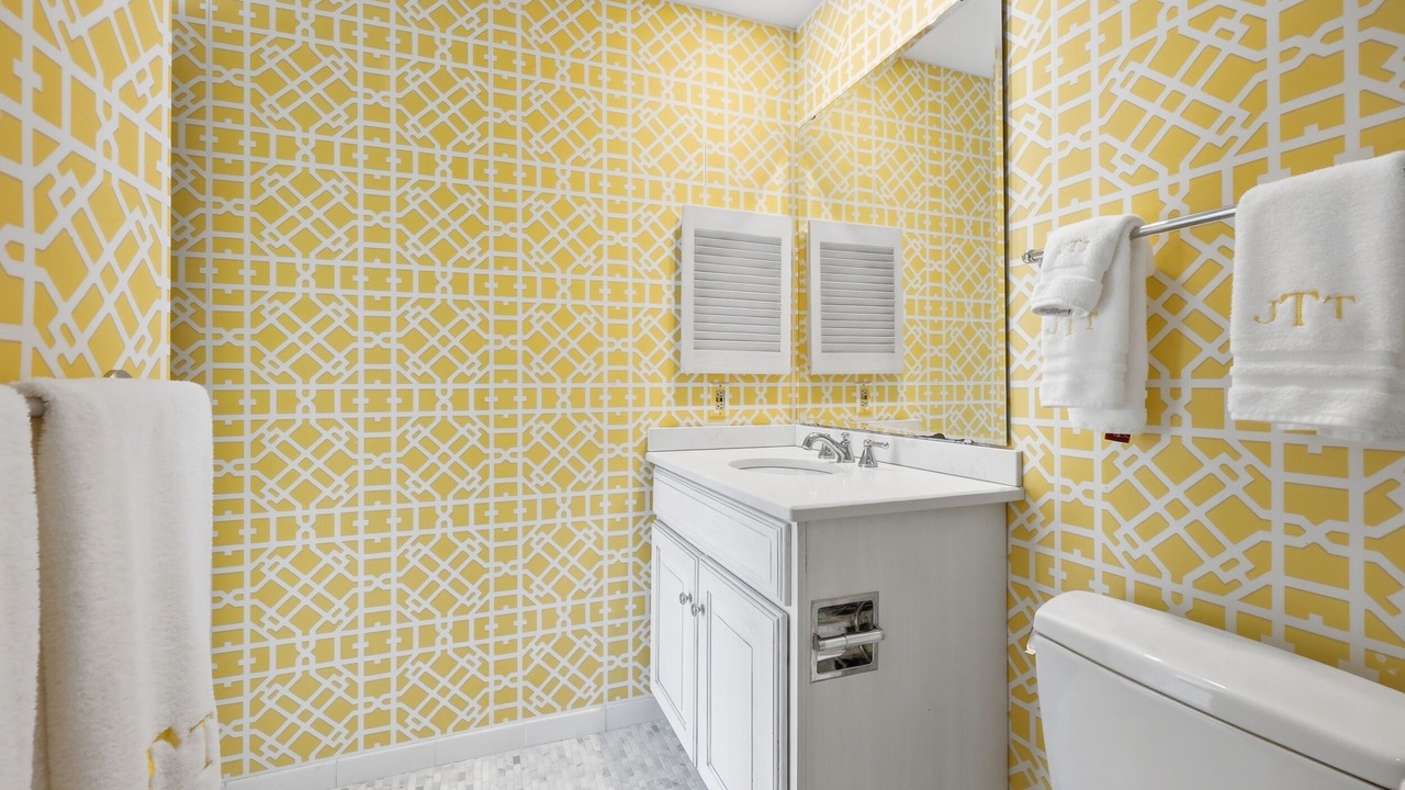 Photo of Bathroom in Debordieu Colony