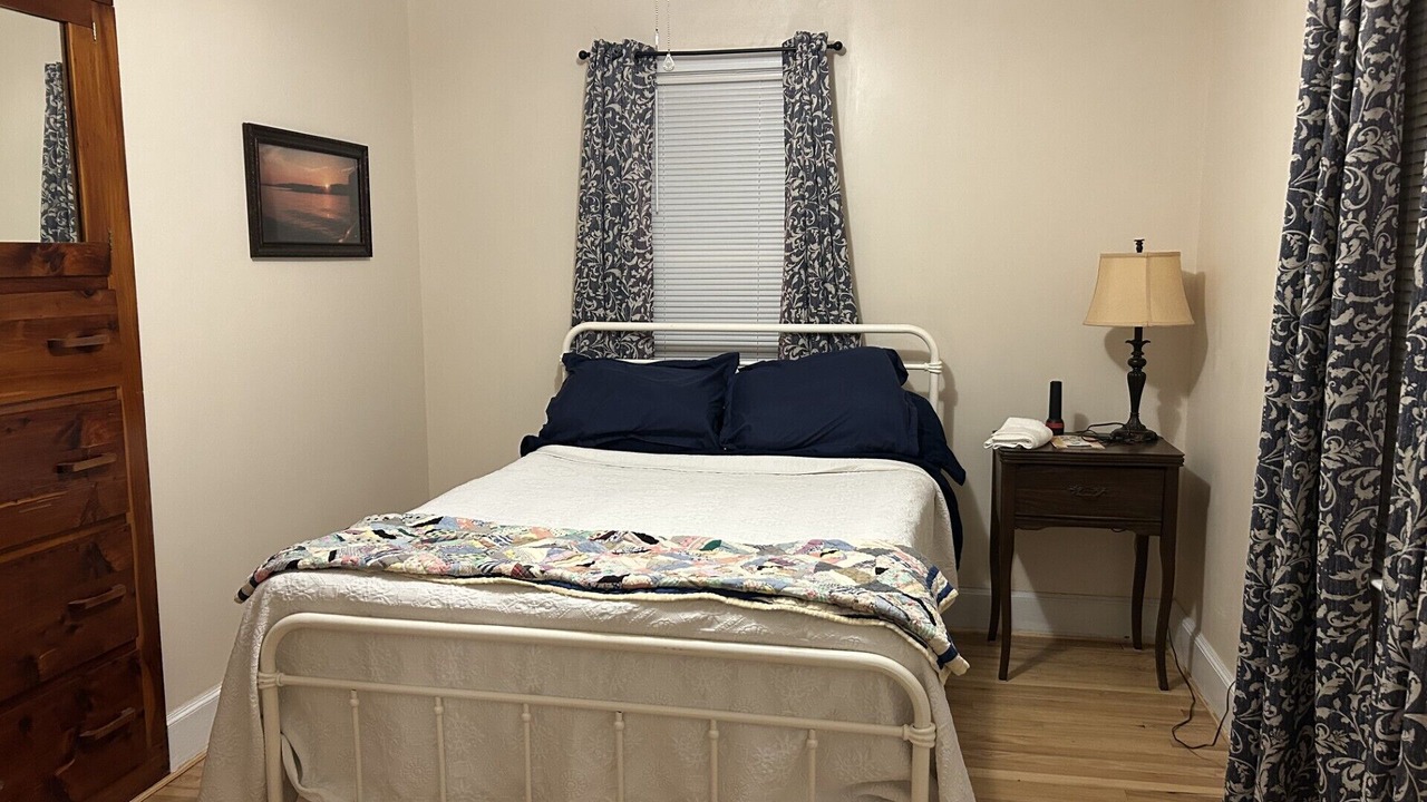 Photo of Bedroom in Saluda