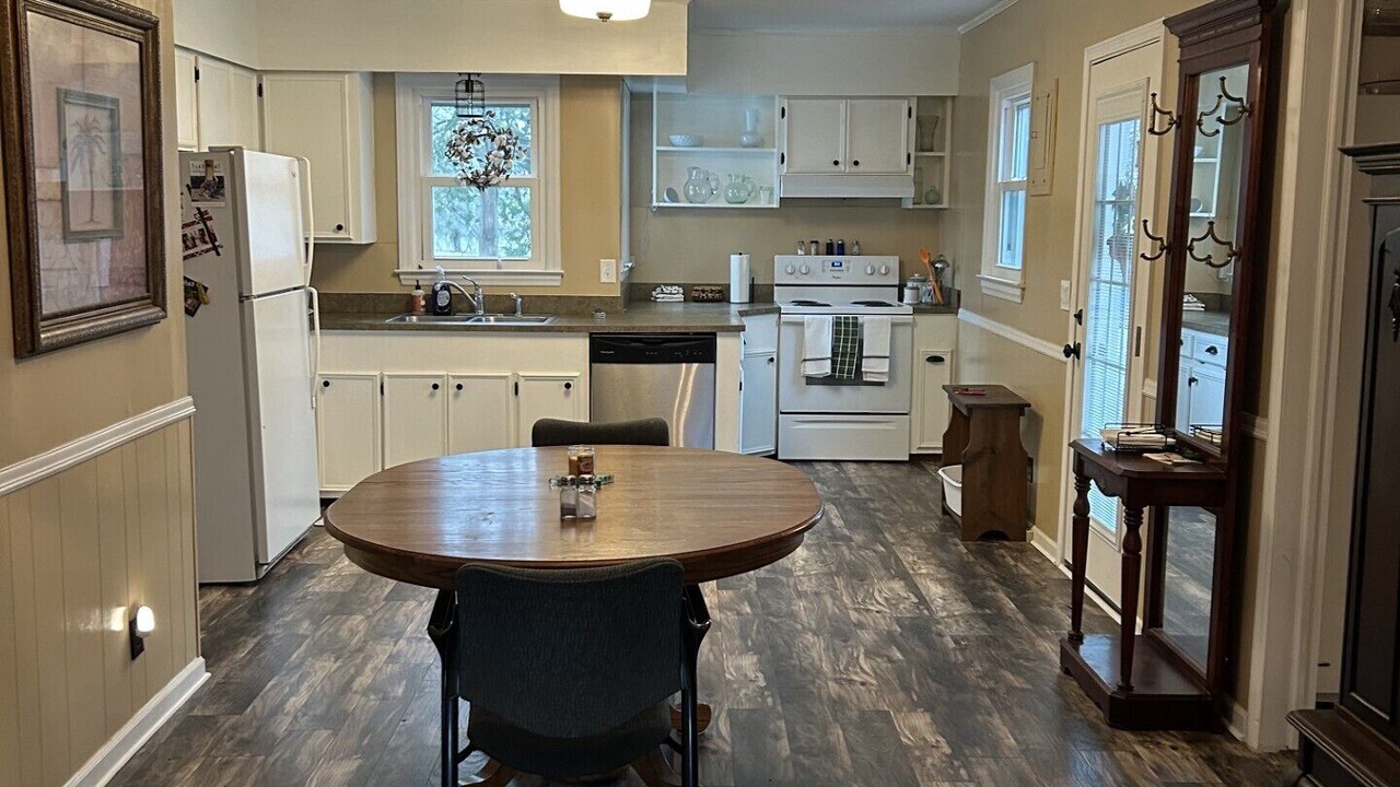 Photo of Kitchen in Saluda
