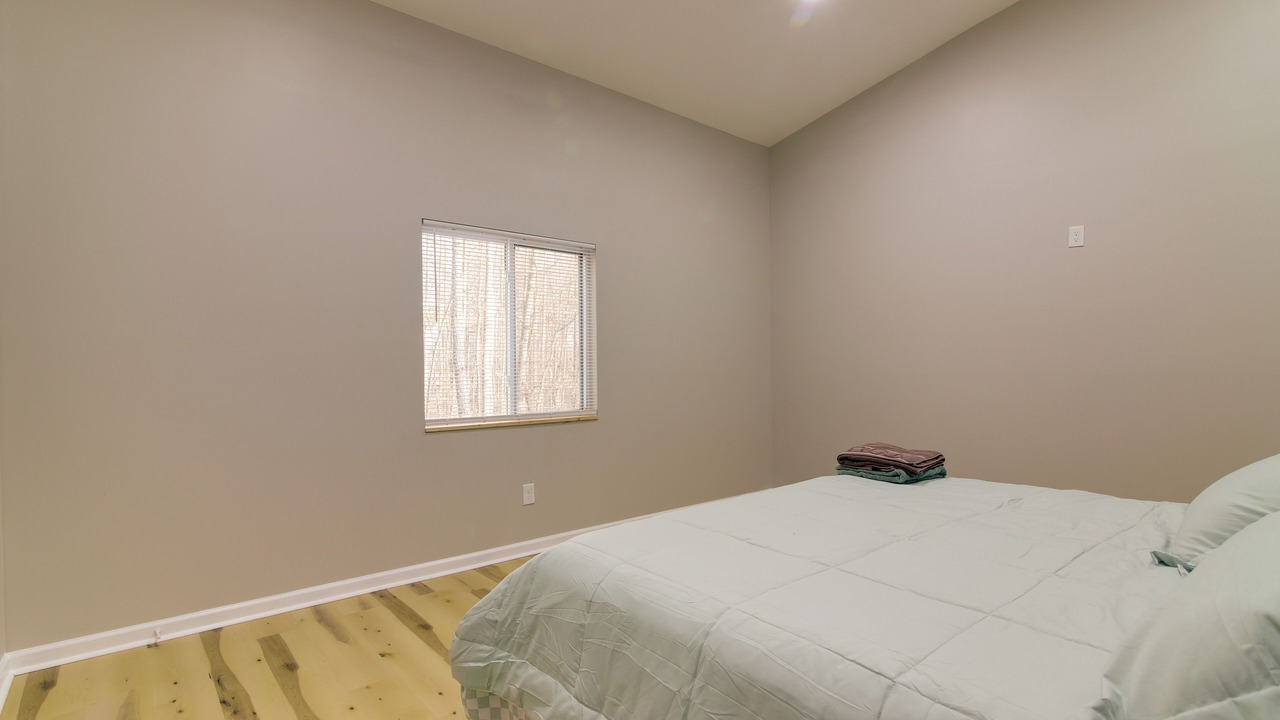 Photo of Bedroom in Banks County