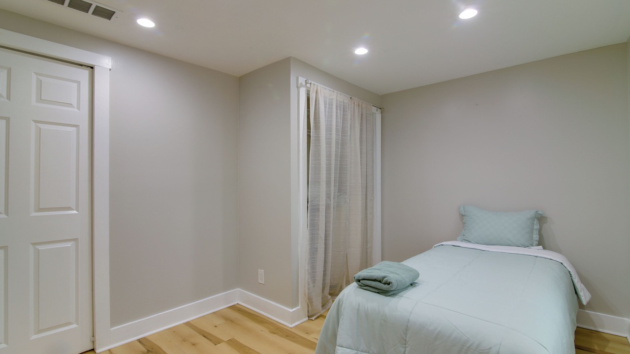 Photo of Bedroom in Banks County