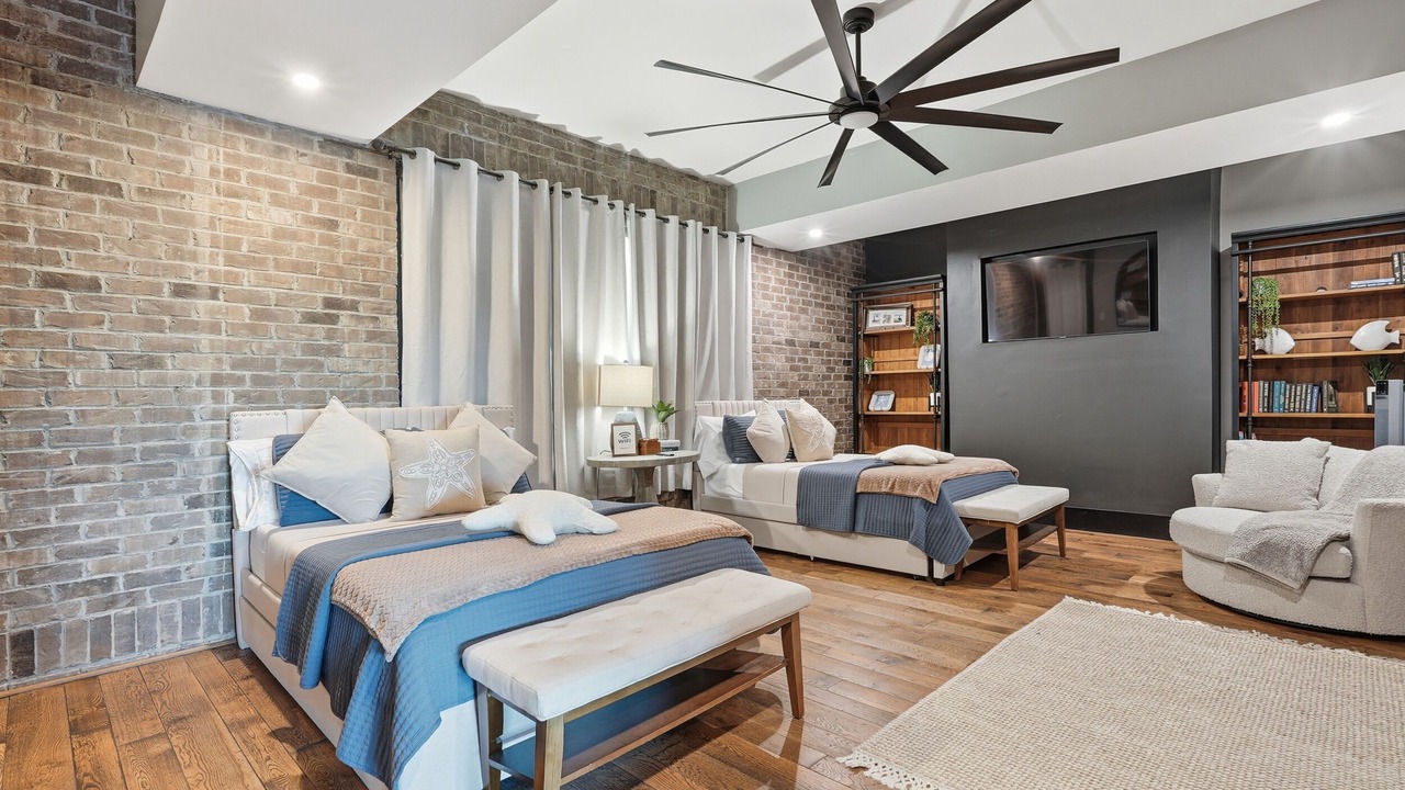 Photo of Bedroom in Midway