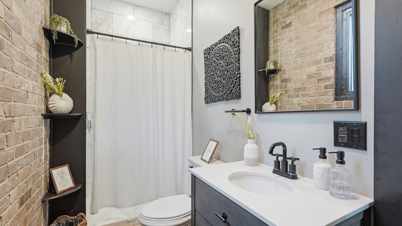 Photo of Bathroom in Midway