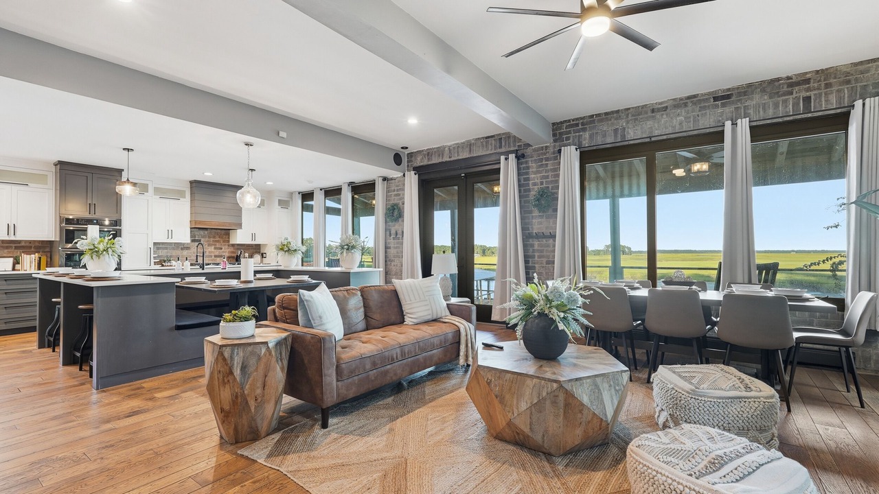 Photo of Livingroom in Midway