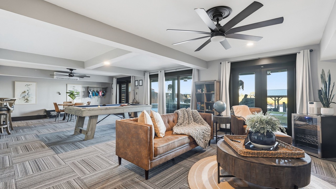 Photo of Livingroom in Midway