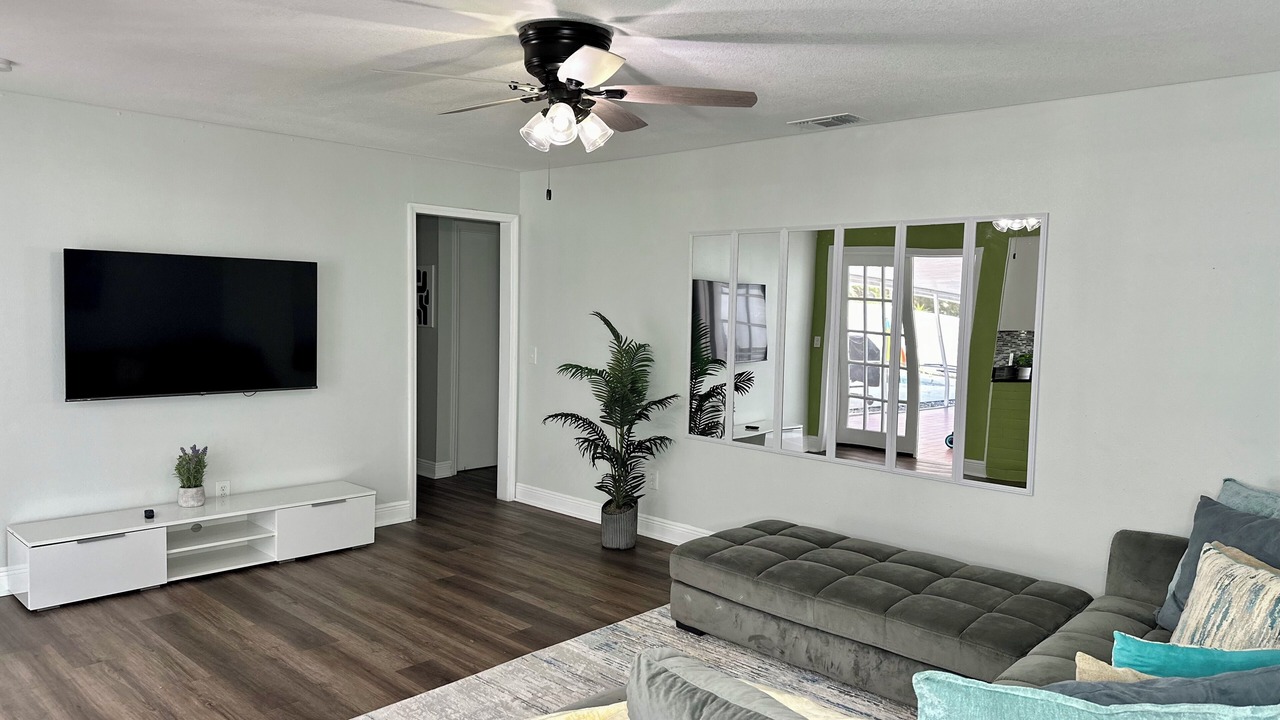 Photo of Livingroom in Monterey