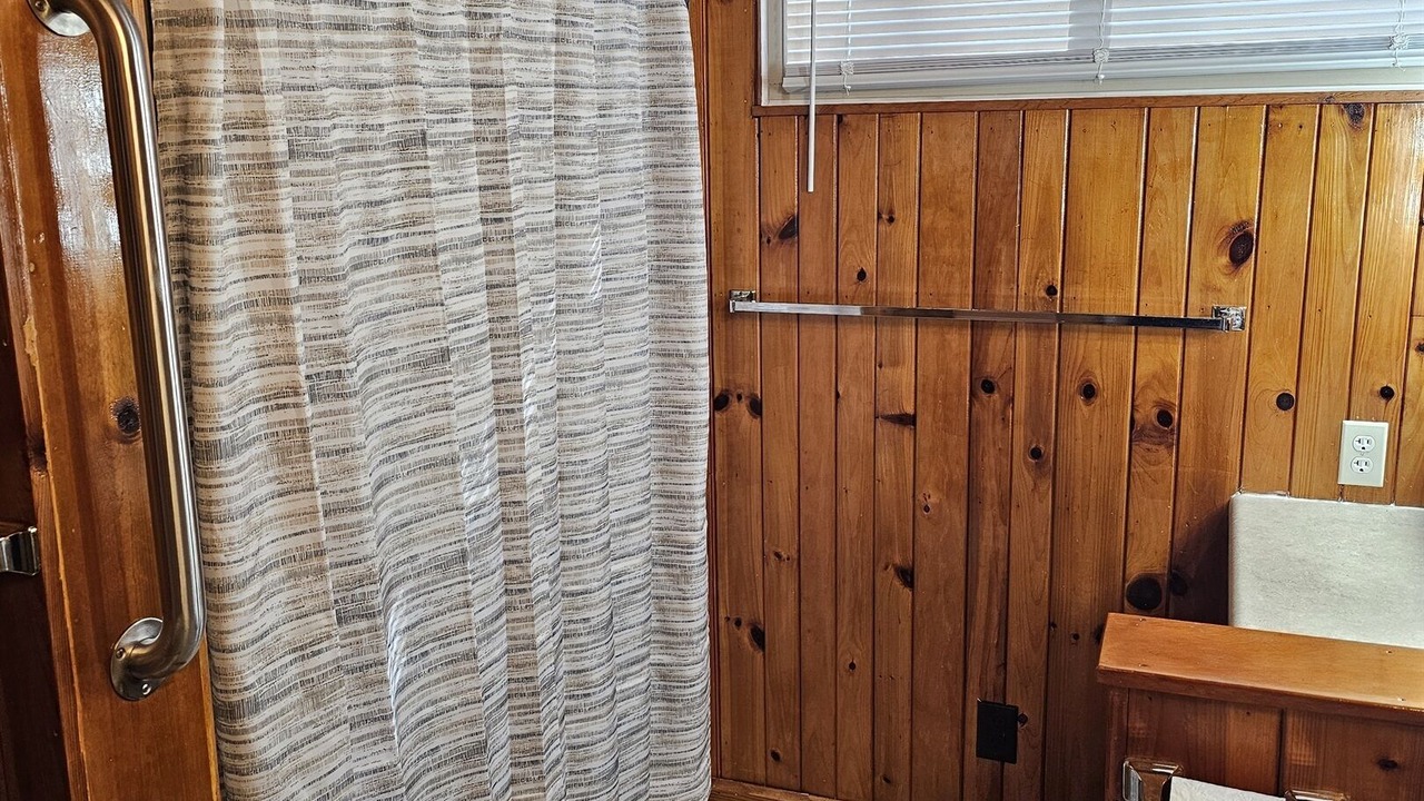 Photo of Bathroom in Tapoco