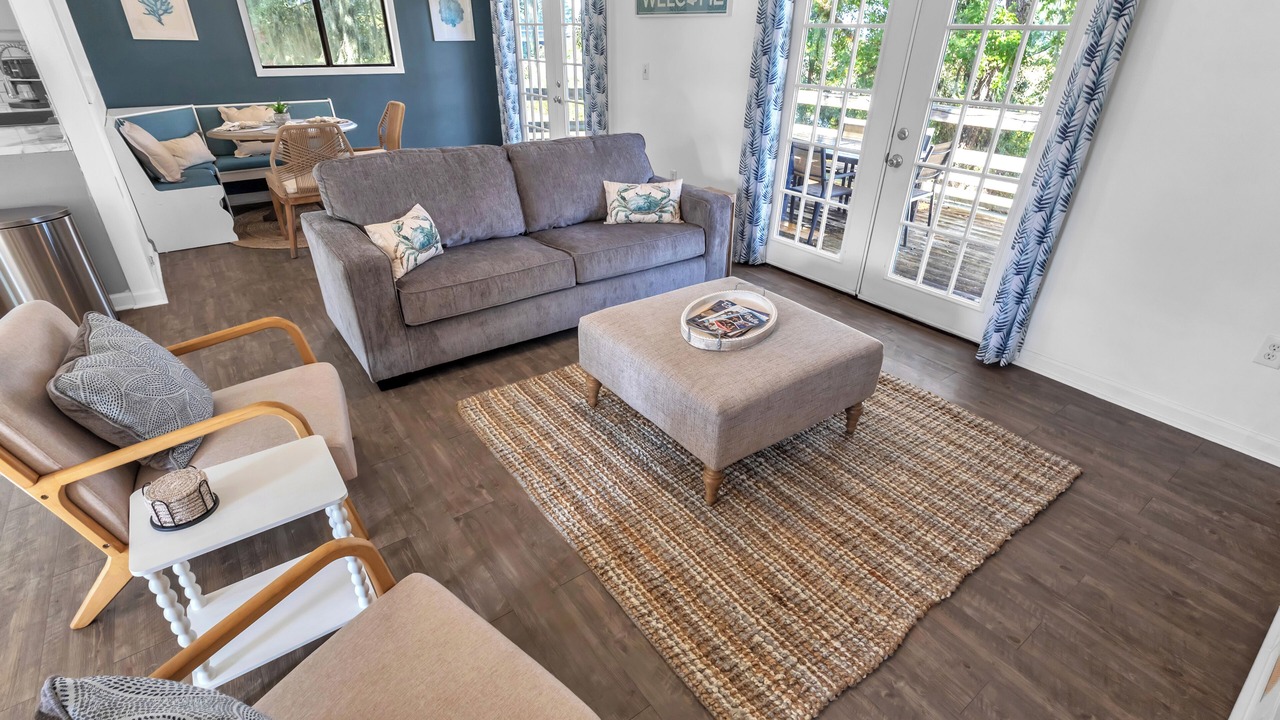 Photo of Livingroom in Midway